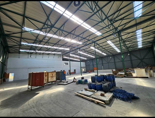 1,561M² WAREHOUSE TO LET IN RANDJESPARK